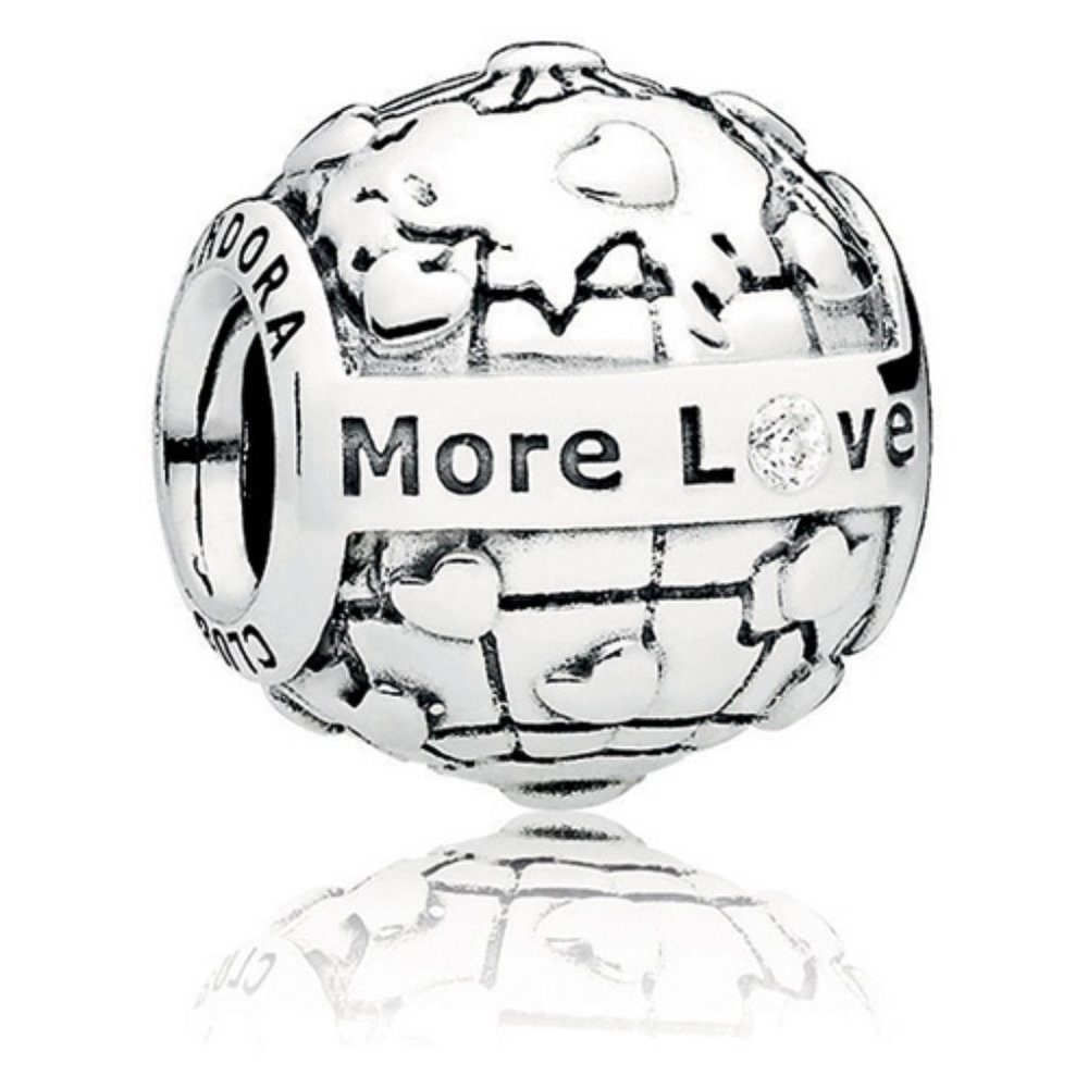 2018 Pandora Club Charm with Diamond